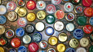 Bottle caps colorful clock table - 2 d sprite free wallpaper for desktop