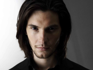Man long hair black shirt 6 - facial free wallpaper