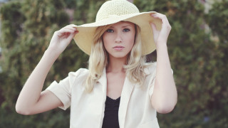 Woman hat posing picture tree - caroline chariotdayez free wallpaper for desktop