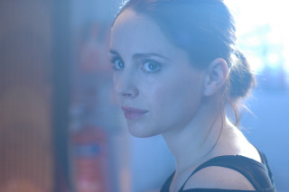 Woman blue eyes camera blurry - clarice beckett free wallpaper