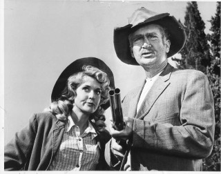 Man woman hats gun black - hat free wallpaper for desktop