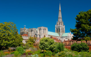 Cathedral steeple park romanesque tiltshift - a large cathedral free wallpaper