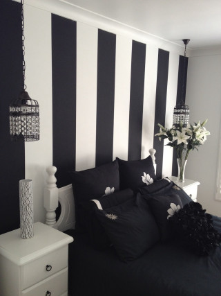 Black white bedroom striped wall - free happy birthday wallpaper