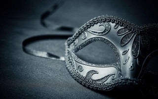 Silver mask black background silver - abstract illusionism free wallpaper