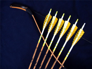 Bow arrows blue black background - sharp foccus ilustration free wallpaper