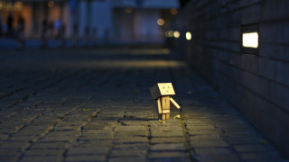 Wooden figure sign night brick - banksy free wallpaper