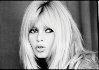 Blonde woman tongue out black - 1 9 6 0 s free wallpaper