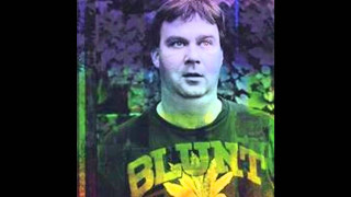 Surprised man green shirt standing - blunt border free wallpaper