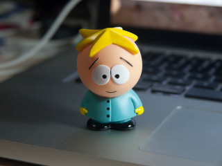 Toy boy laptop desktop keyboard - charles schulz free wallpaper