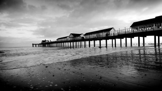 Pier houses water waves scenery - a few house free wallpaper