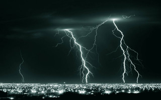 Lightning strike city night black - free rain wallpaper for desktop