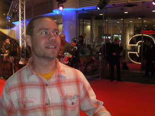 Man red carpet crowd video - erwin bowien free wallpaper