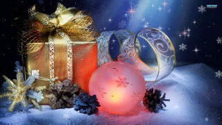 Christmas scene presents ball snow - detail free wallpaper