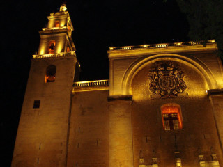 Large building clock tower night 16 - the side of the building free wallpaper