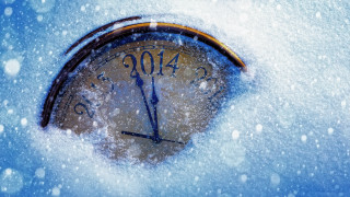 Clock snow blue sky snowflakes - visible free wallpaper
