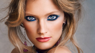 Woman blue eyes necklace repeated - blue eye and a necklace free wallpaper
