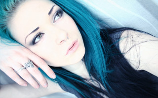 Woman blue hair ring finger - her finger and a ring free wallpaper