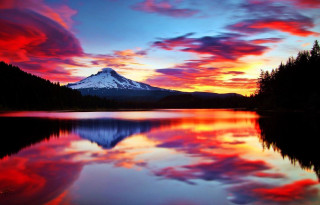 Mountain lake sunset reflection colorful - a colorful sky free wallpaper