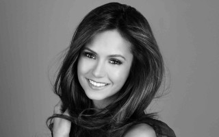 Fantastically beautiful black and white - free portrait wallpaper for desktop