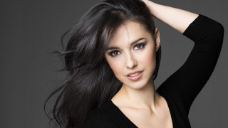 Araceli gilbert portrait long hair 3 - head and shoulders portrait free wallpaper for desktop