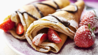 Crepe strawberries plate dessert delicious - delaunay free wallpaper for desktop