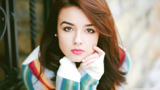 Woman scarf posing hand chin - a scarf free wallpaper