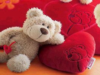 Teddy bear table hearts back - two heart free wallpaper for desktop