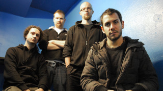 Men sitting room blue walls - a blue wall free wallpaper