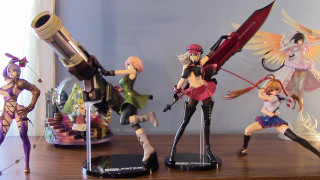 Anime figurines telescope table group - action pose free wallpaper
