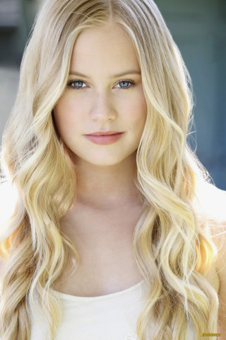 Blonde blueeyed halfup portrait leeshahannigan - leesha hannigan free wallpaper for mobile