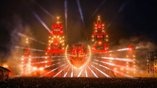 Large building lights clock tower 3 - daarken free wallpaper