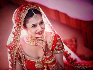Woman red gold bridal outfit 4 - bridal free wallpaper