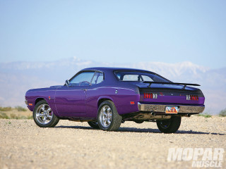 Purple car desert mountains clear - a purple car free wallpaper for desktop