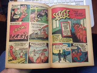 Comic book opened keyboard person - art spiegelman free wallpaper