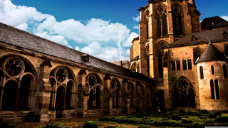 Large building clock tower cloudy 4 - a garden in front free wallpaper for desktop