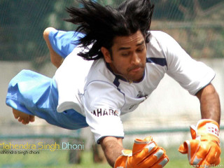 Man diving soccer glove hair - his foot free wallpaper