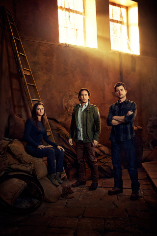 Three people standing room ladder - free seasons wallpaper for mobile