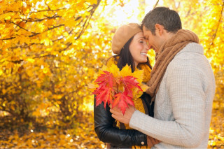 Man woman hugging tree yellow - yellow leaf free wallpaper for desktop