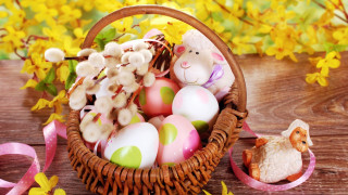 Basket filled eggs stuffed animal - a basket free wallpaper for desktop