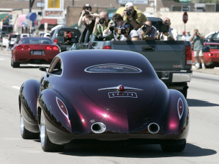 Car driving street people truck - the back of it free wallpaper for desktop