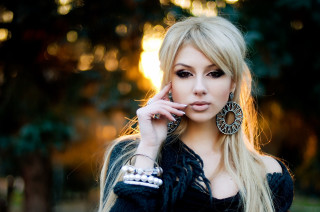 Woman blonde hair earrings cell - andor basch free wallpaper