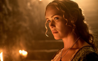 Woman dress staring distance candle - free light wallpaper for desktop