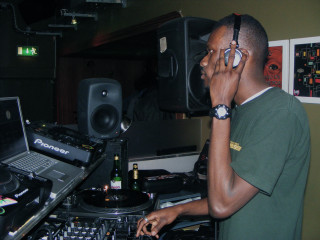 Man dj mixer laptop recording - a studio setting free wallpaper