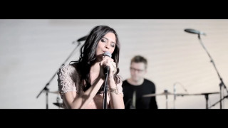 Woman singing microphone man guitar 3 - promotional free wallpaper for desktop