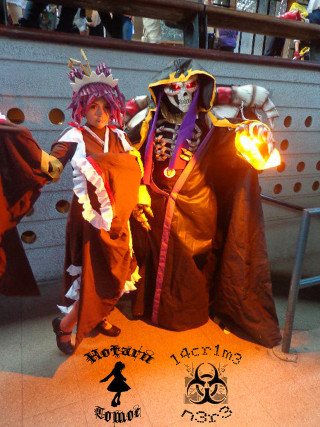 Costume party people wall sign - free halloween wallpaper for mobile