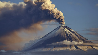Volcano smoke plume cloud ash - artur tarnowski free wallpaper