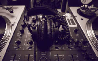 Dj mixing equipment headphones microphone - a dj free wallpaper