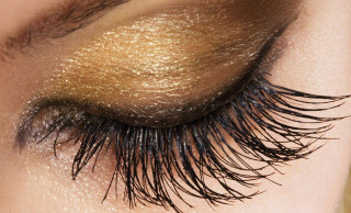 Woman eye gold glitter hyperrealism - gold glitter free wallpaper