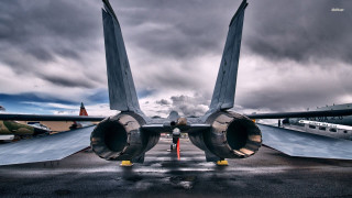 Large jet airport tarmac cloudy 2 - colin hayes free wallpaper