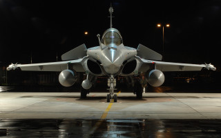 Jet fighter runway night person - a jet fighter free wallpaper
